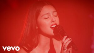 Olivia Rodrigo Covers Noah Kahan’s ‘Stick Season,’ Performs ‘Vampire’ & More on BBC Radio 1 Live Lounge