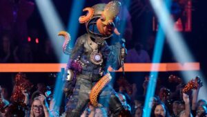 'The Masked Singer': Tom Sandoval Revealed to be The Diver in Surprising Unmasking on NFL Night (Recap)