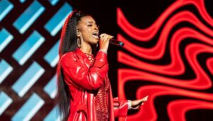 Ari Lennox Cussed Fan Out After Water Bottle Thrown During Show