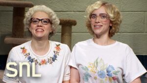 Billie Eilish & Kate McKinnon Team Up for Hilarious Cat Adoption Sketch on ‘SNL’: Watch