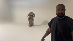 Kanye West Directs Paparazzi During Private Photoshoot With Bianca CensoriÂ 