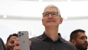 DOJ Slaps Apple With Antitrust Lawsuit Over iPhone Monopoly, Android Users Say It’s About Time