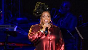 Jill Scott Catches Xitter Wrath After Propping Up Chris Brown & Seemingly Defending Abusers
