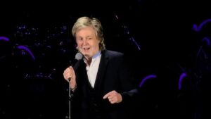 Paul McCartney and The Eagles play The Beatles’ ‘Let It Be’ at Jimmy Buffett tribute show