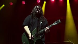 Watch Wolfgang Van Halen join Slash and Myles Kennedy for AC/DCâs ‘Highway to Hell’ in Paris