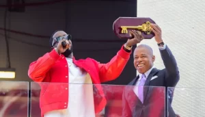 Diddy Returns The Keys To New York City To The Mayor’s Office