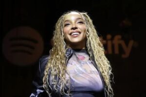 Tinashe’s Dream Collabs with SZA and RosalÃ­a