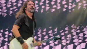 Watch Dave Grohl Rock Denver with a Surprise Cover of Tenacious Dâs âTributeâ