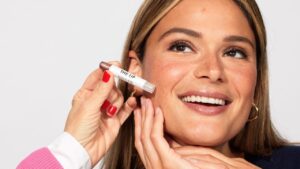 Bobbi Brown Shares Her Inspiration for the New Jones Road Beauty Miracle Balm Shade â Available Now
