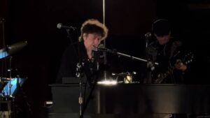 Watch Bob Dylan perform ‘Desolation Row’ with tiny wrench