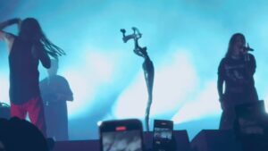 Watch Evanescence’s Amy Lee join Korn for ‘Freak On A Leash’ at 30th anniversary gig