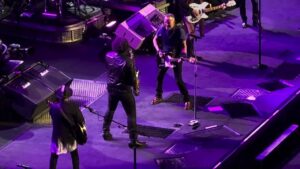 Bruce Springsteen opens show with “fighting prayer” for US following Trump’s election victory
