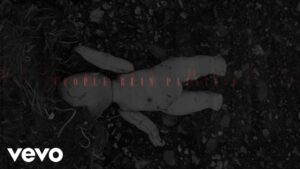 Manic Street Preachers explore “destruction of truth” on new single ‘People Ruin Paintings’