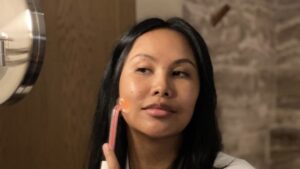 Skincare Expert Vanessa Lee Shares How to Wake Up With a Defined Jawline and More A-List Approved Tips