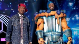 Method Man Hits 90s Dance Moves While Dressed As A Blueberry Muffin On 'Masked Singer'