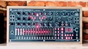 Flame Instruments MÃ¤ander-M: The Wavetable Synth With an Analog Filterbank Is Back, Baby!