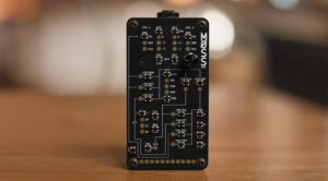 MOSS-101 Is a Sweet-Sounding VA Monosynth in a Guitar Pedal Enclosure