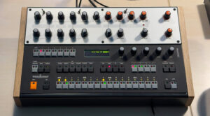 Vermona drumDING: New Drum Machine Combines Analog and Sampling With a Surprising Workflow